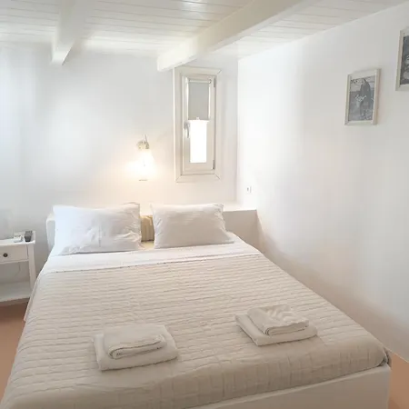 Casa Nostalgia Adamantas (Milos)