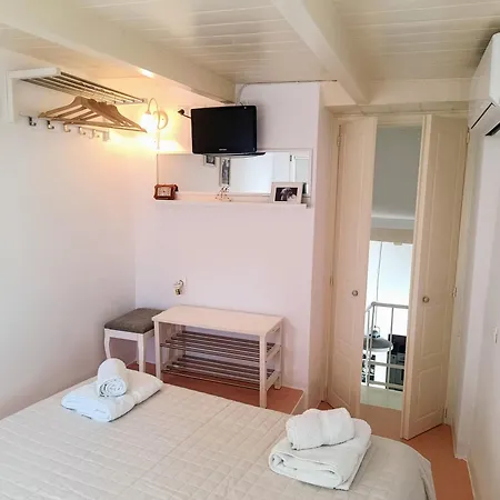 Casa Nostalgia Adamantas (Milos)